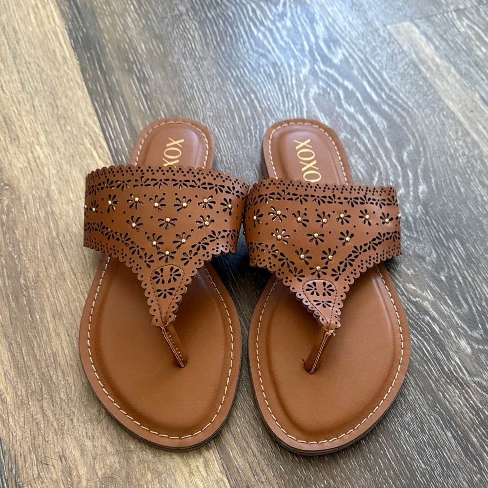 XOXO Women's Tan Cutout Sandals